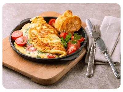 Omelete com Salada e Torrada